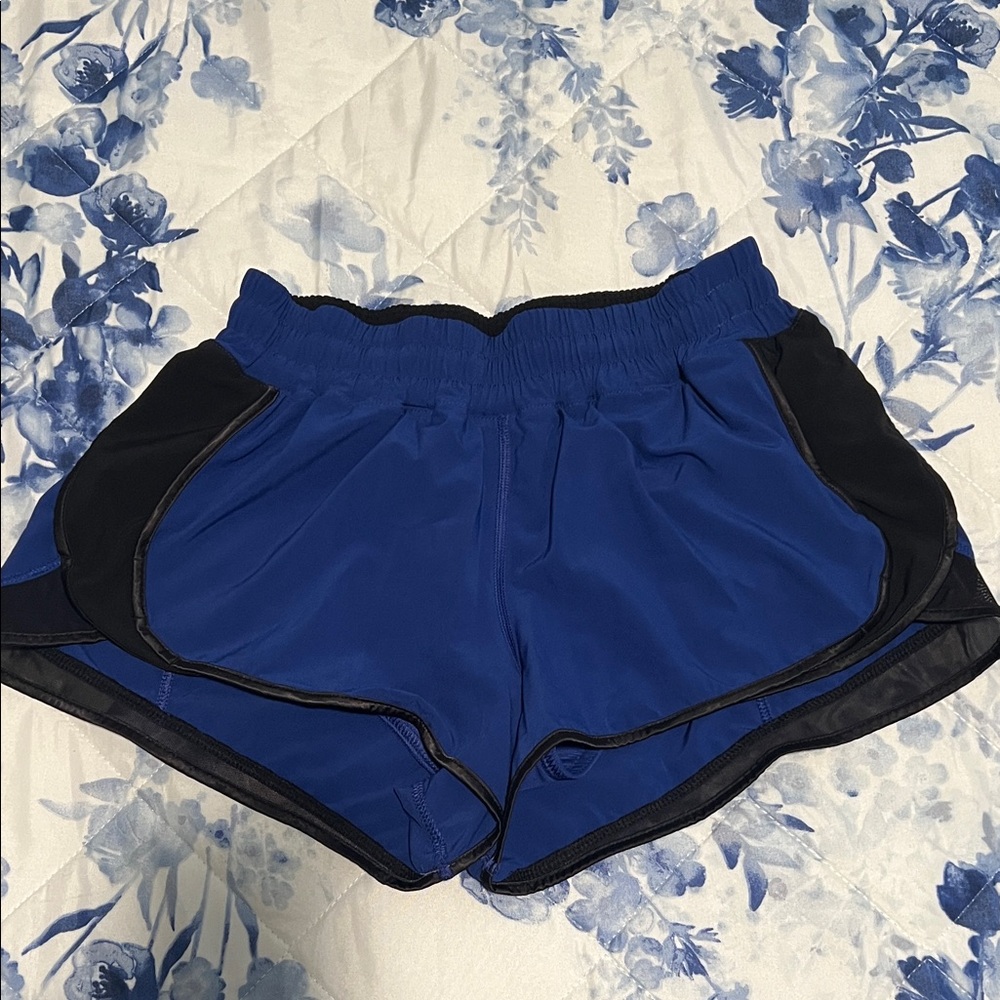 Lululemon Women's Blue Athletic Shorts size 6